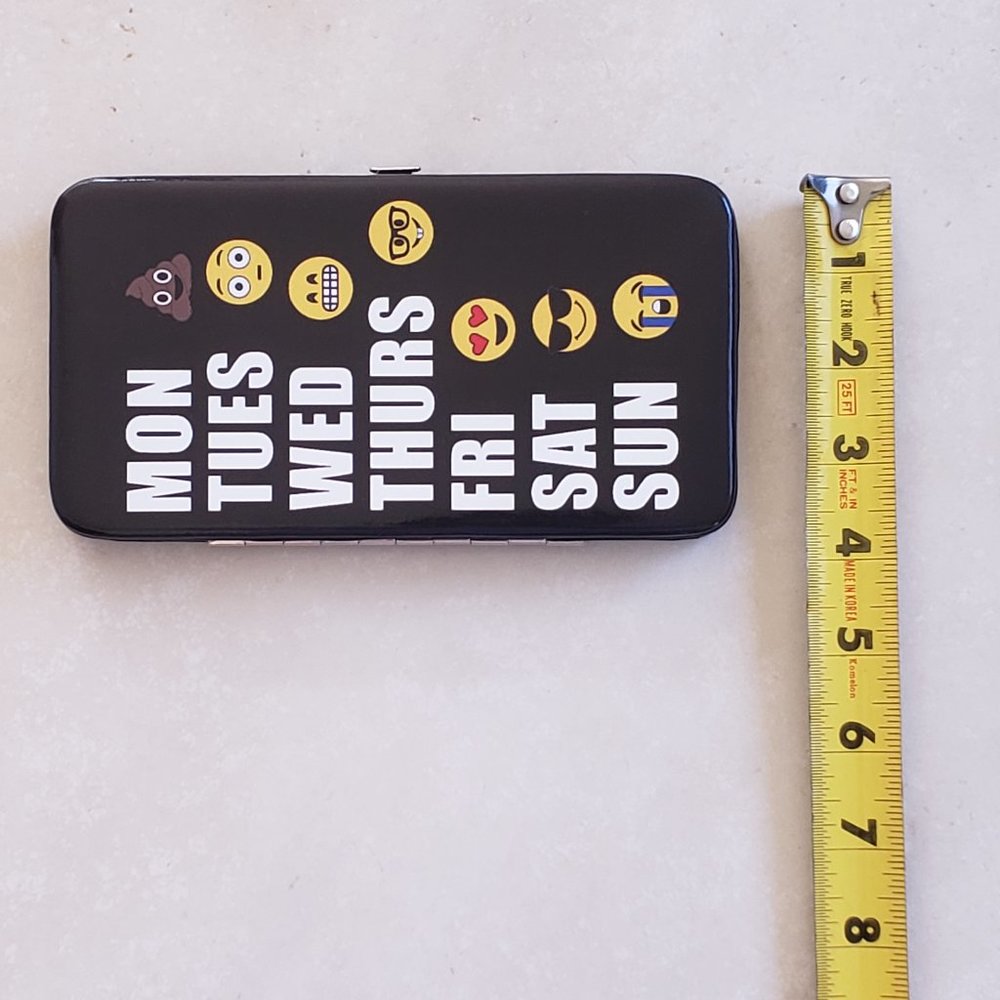 Olivia Miller Cute EMOJI Weekday Wallet BRAND NEW - Picture 4 of 5